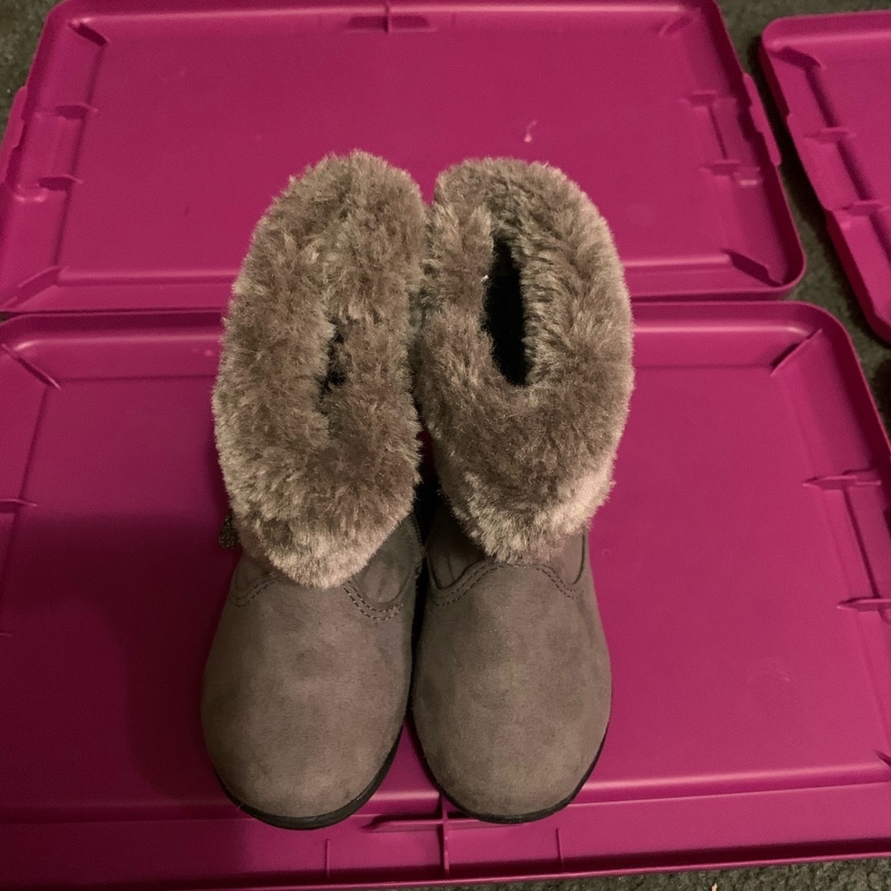 Fur boots